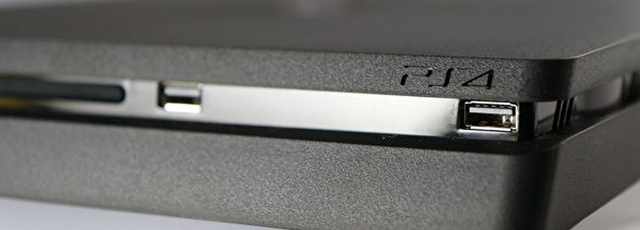 PlayStation 4 Slim gelekt