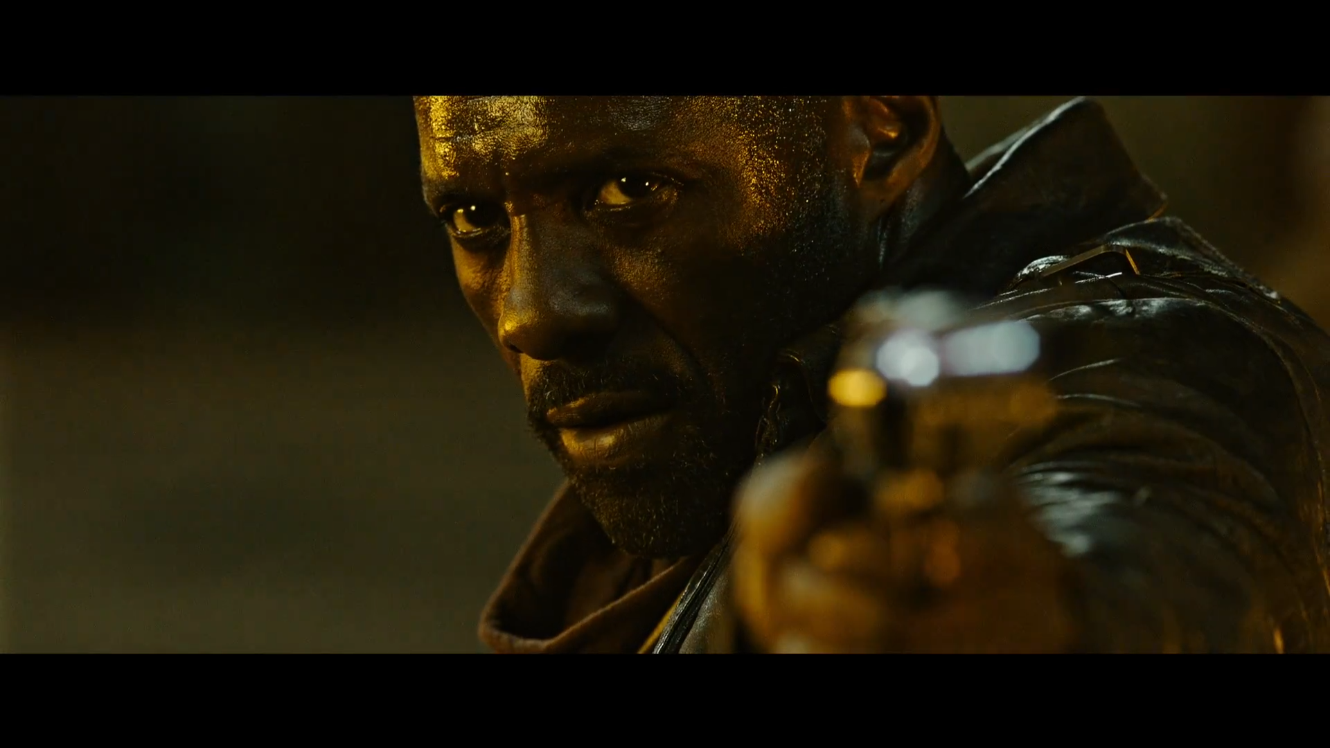 Bekijk Idris Elba in eerste The Dark Tower Trailer