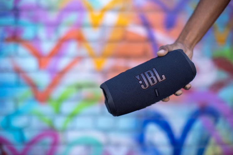 CES2021: De water- en stofdichte JBL Charge 5 aangekondigd