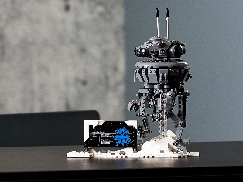 Bekijk de LEGO Star Wars Imperial Probe Droid designer-video