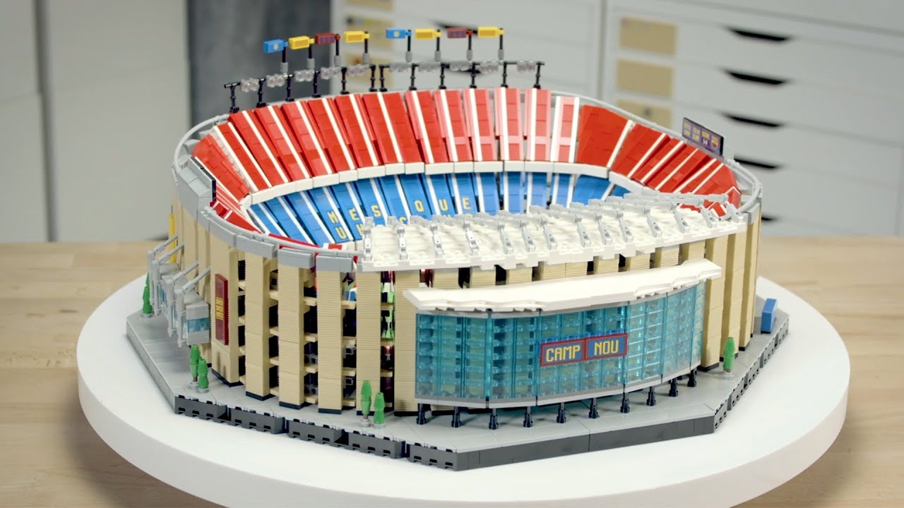 Bekijk de LEGO FC Barcelona Camp Nou – Designer-video