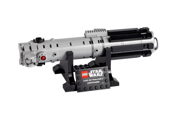 LEGO Star Wars Luke Skywalker’s Lightsaber onthuld als mogelijke GWP