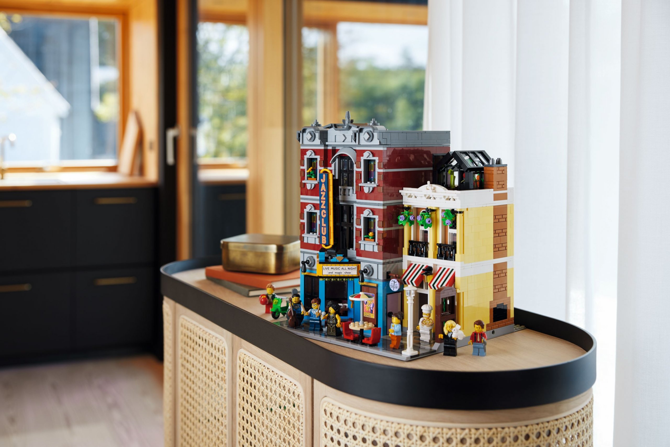 LEGO kondigt de LEGO Icons Jazzclub aan als de nieuwe modular voor 2023
