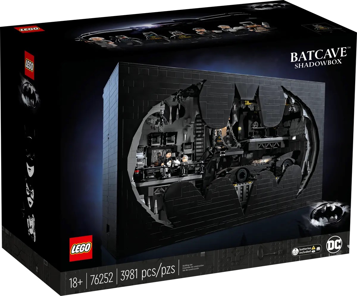 LEGO onthult DC 1992 Batman Returns Batcave Shadowbox
