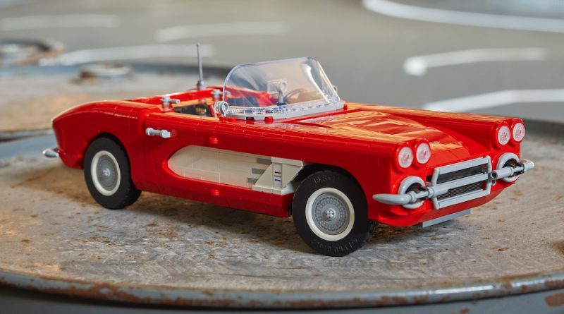 Arriveer in stijl met de nieuwe LEGO Icons Corvette