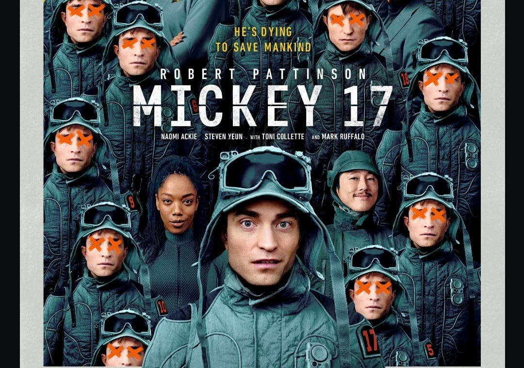 Robert Pattinson schittert in de nieuwste Mickey 17-trailer