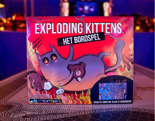 Exploding Kittens viert verjaardag met een bordspel