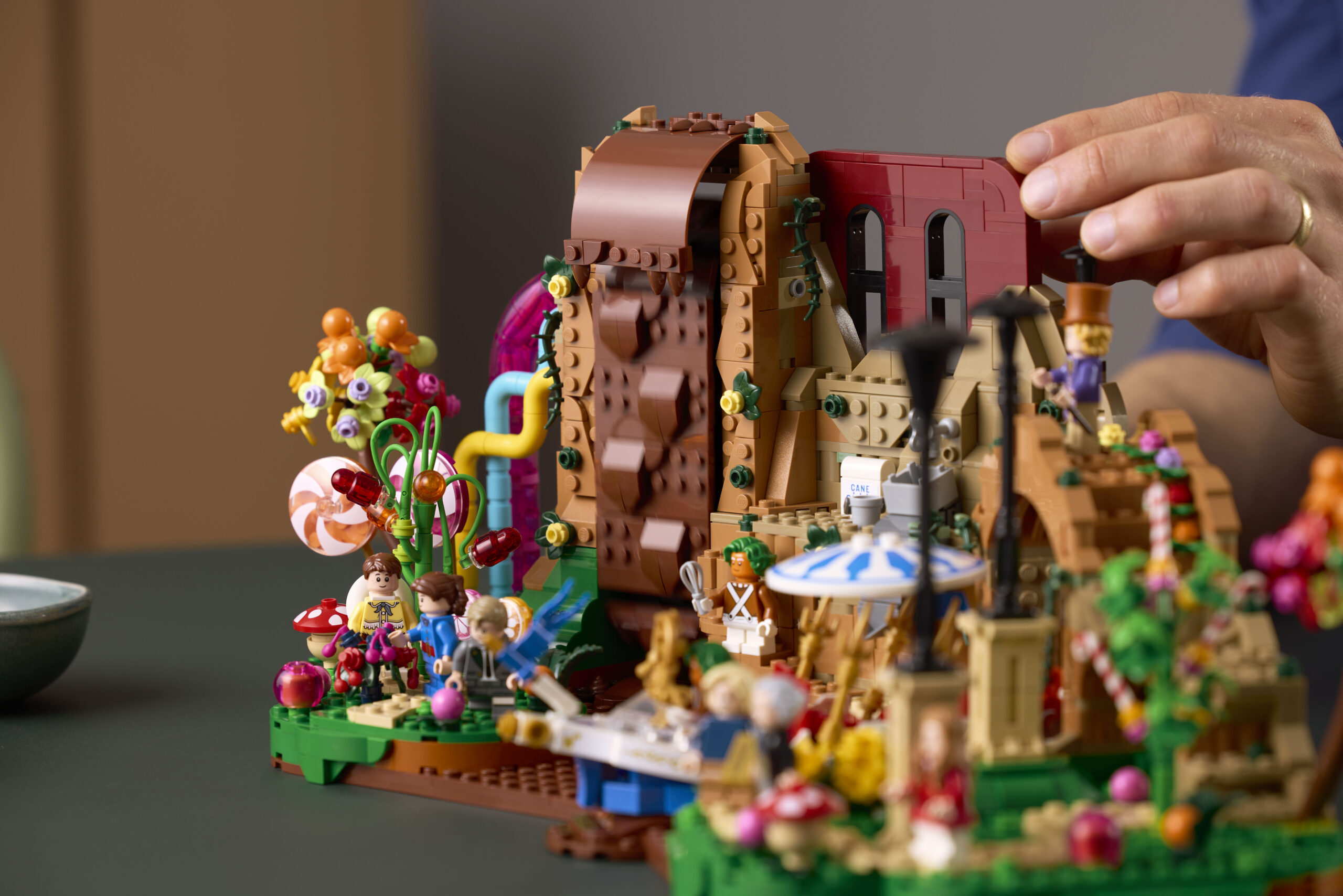 LEGO heeft een Willy Wonka en de Chocoladefabriek-set aangekondigd