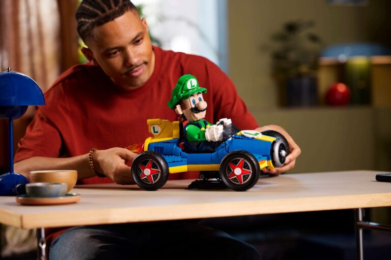 LEGO en Nintendo kondigen de LEGO Mario Kart: Luigi en Mach 8 aan