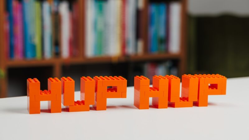 Een miljoen gratis oranje LEGO steentjes