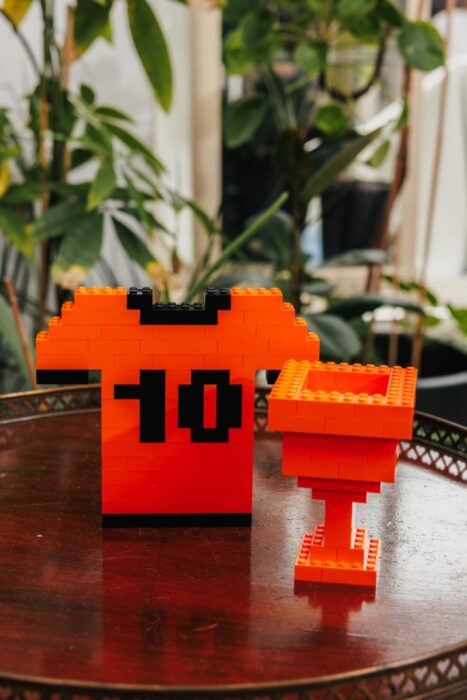 Een miljoen gratis oranje LEGO steentjes