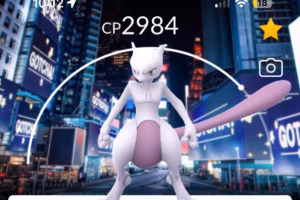 Spelers verkopen exclusieve Times Square Mewtwo voor duizenden dollars