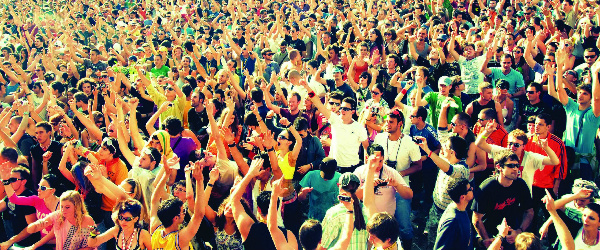 Poppodia hebben het moeilijk door festivals